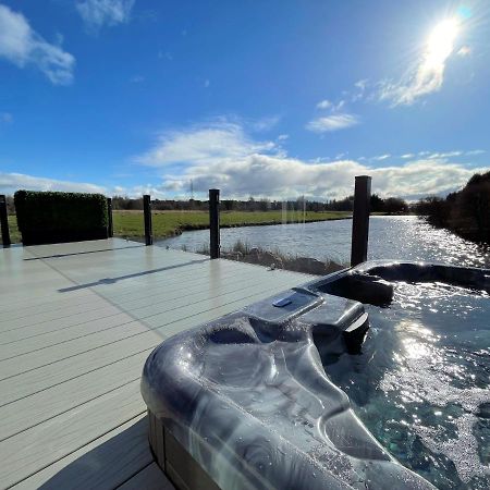 Luxury Lakeside Lodge With Htub Beautiful Views Annan Zewnętrze zdjęcie