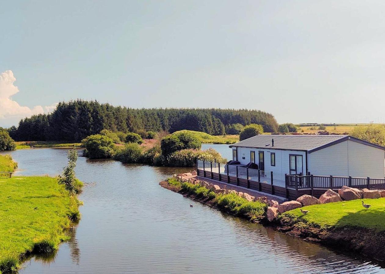 Luxury Lakeside Lodge With Htub Beautiful Views Annan Zewnętrze zdjęcie