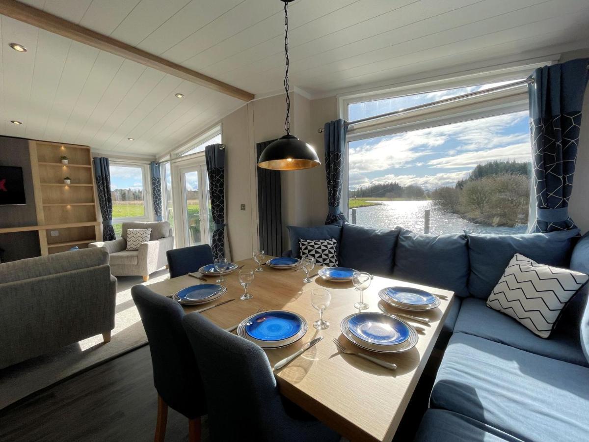 Luxury Lakeside Lodge With Htub Beautiful Views Annan Zewnętrze zdjęcie