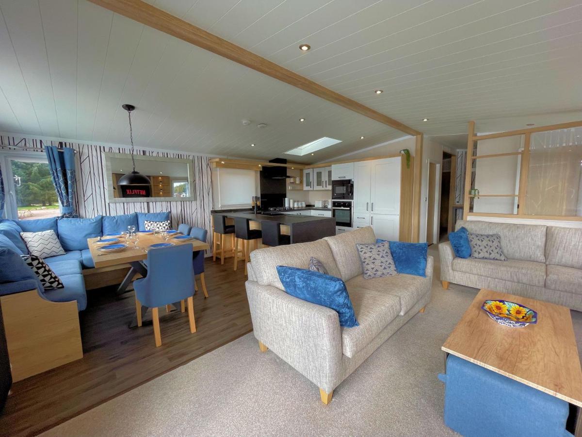 Luxury Lakeside Lodge With Htub Beautiful Views Annan Zewnętrze zdjęcie