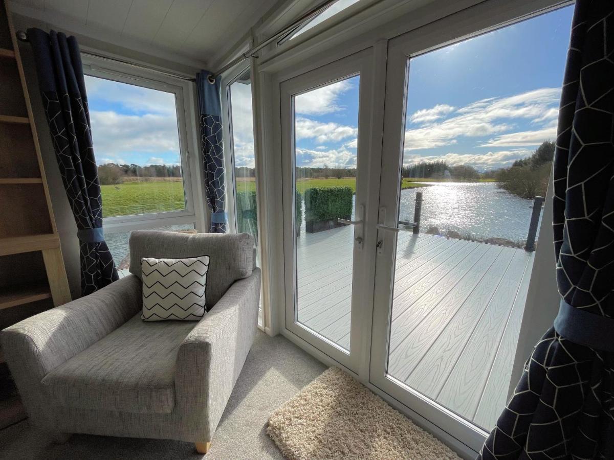 Luxury Lakeside Lodge With Htub Beautiful Views Annan Zewnętrze zdjęcie