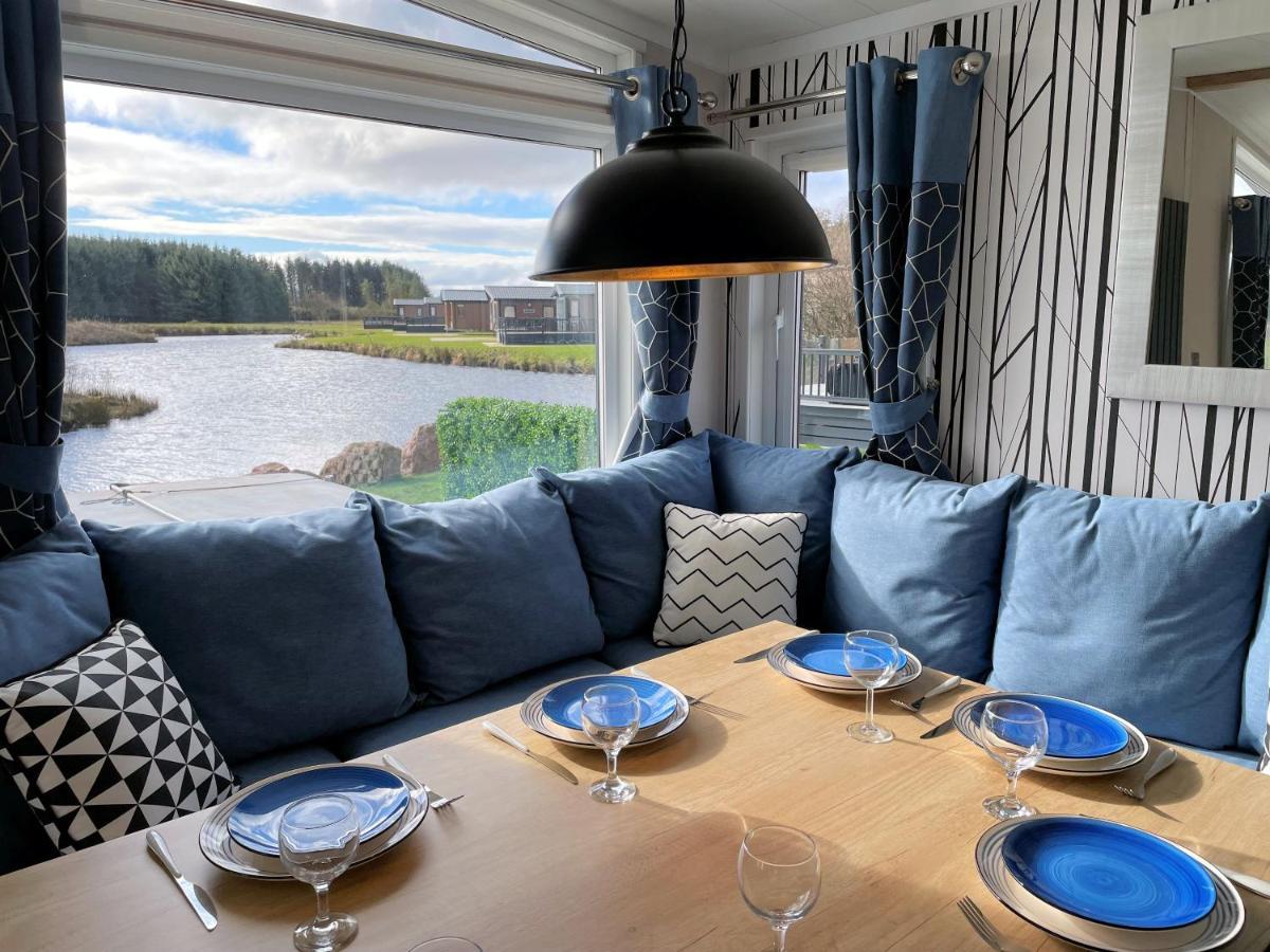 Luxury Lakeside Lodge With Htub Beautiful Views Annan Zewnętrze zdjęcie