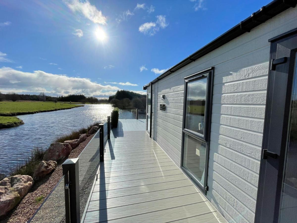 Luxury Lakeside Lodge With Htub Beautiful Views Annan Zewnętrze zdjęcie