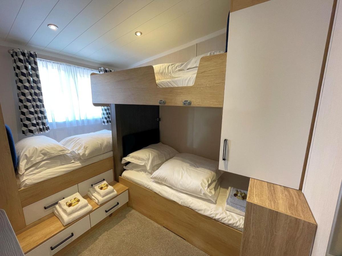 Luxury Lakeside Lodge With Htub Beautiful Views Annan Zewnętrze zdjęcie